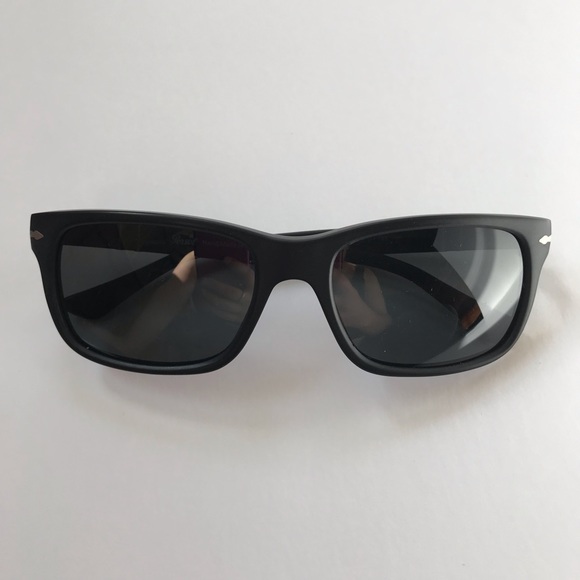 persol 3048s polarized